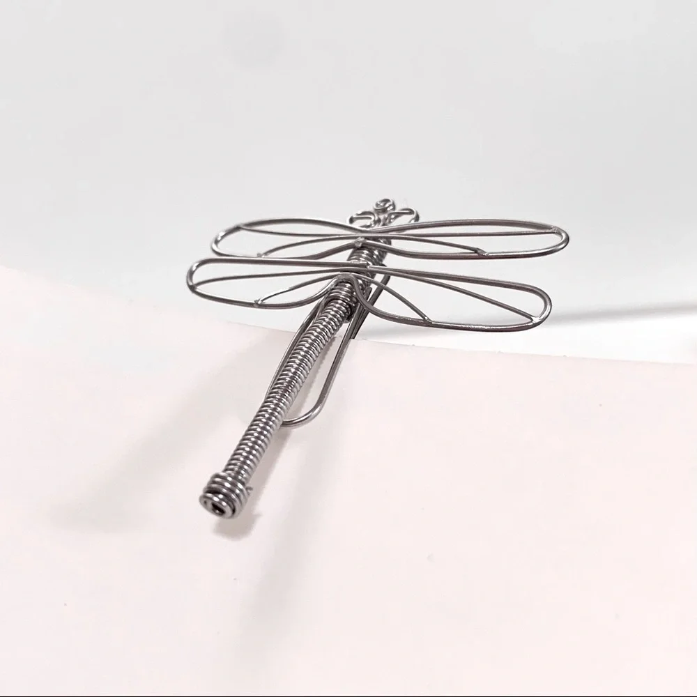 Hold Large Special Dragonfly Paperclip space marker